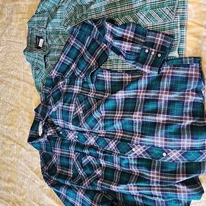 2 Wrangler pearl snap shirts Men's L